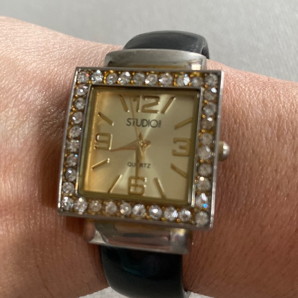 Vintage Studio L Quartz Bracelet Style Wristwatch Time Piece - Picture 1 of 7